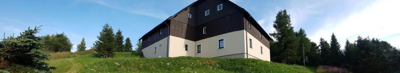 Chaloupka Slamenka Villa Loučná pod Klínovcem Bagian luar foto
