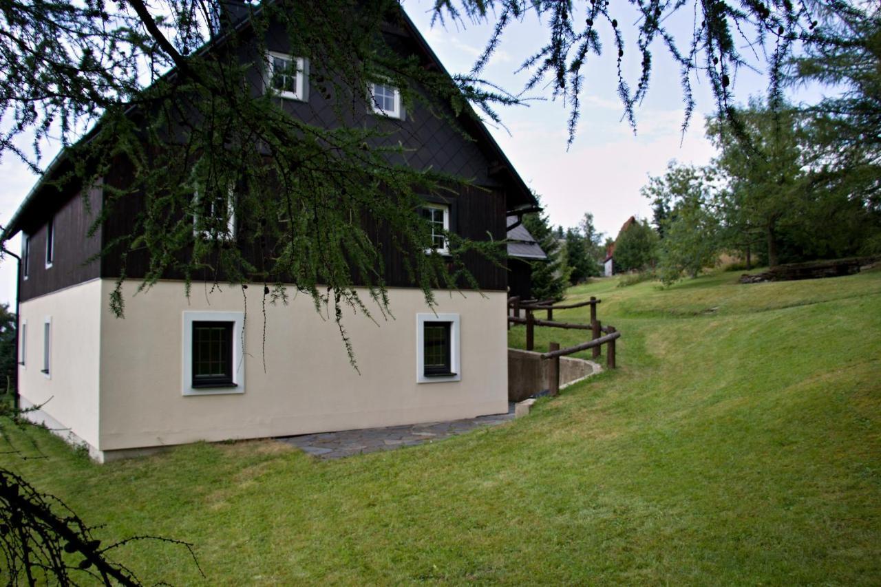 Chaloupka Slamenka Villa Loučná pod Klínovcem Bagian luar foto