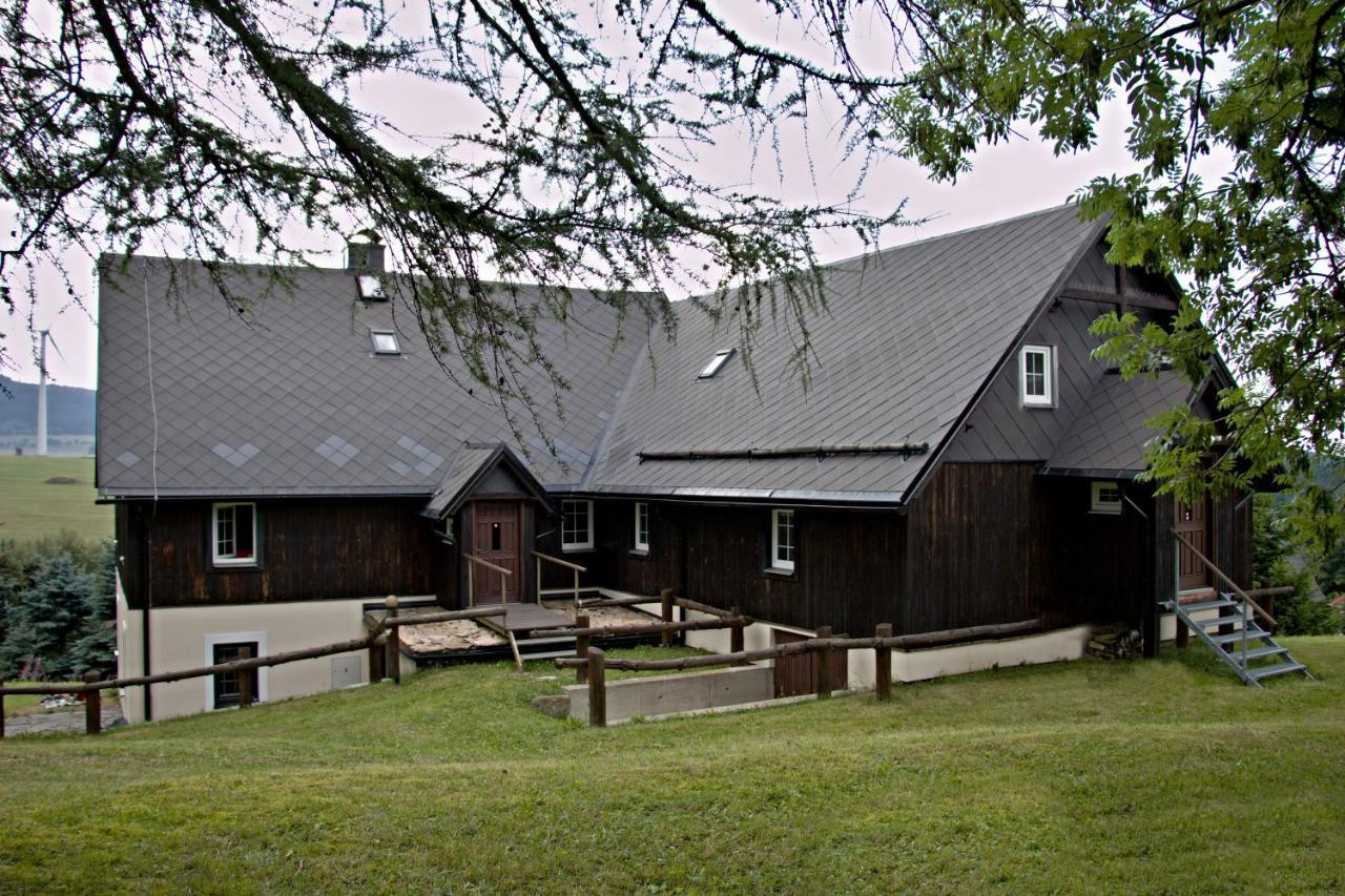 Chaloupka Slamenka Villa Loučná pod Klínovcem Bagian luar foto