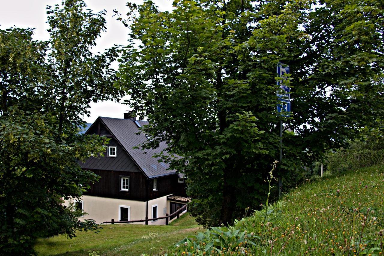Chaloupka Slamenka Villa Loučná pod Klínovcem Bagian luar foto